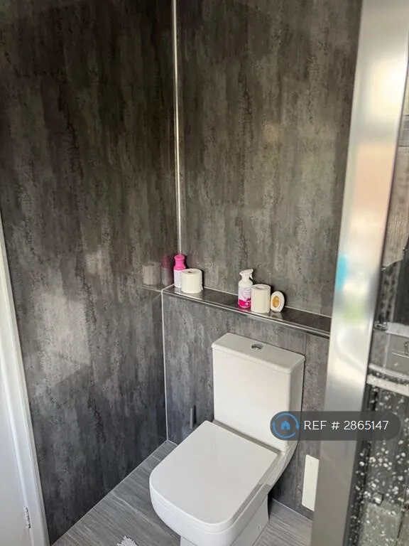 1 bedroom house share for rent