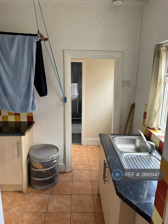 1 bedroom house share for rent