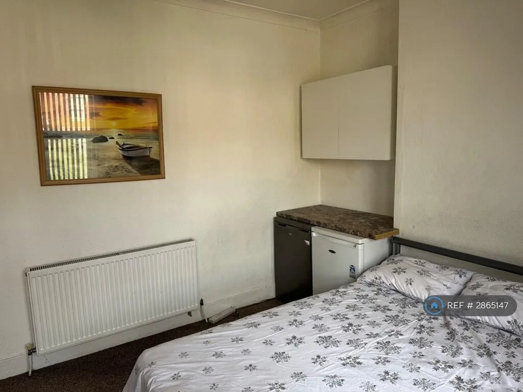 1 bedroom house share for rent