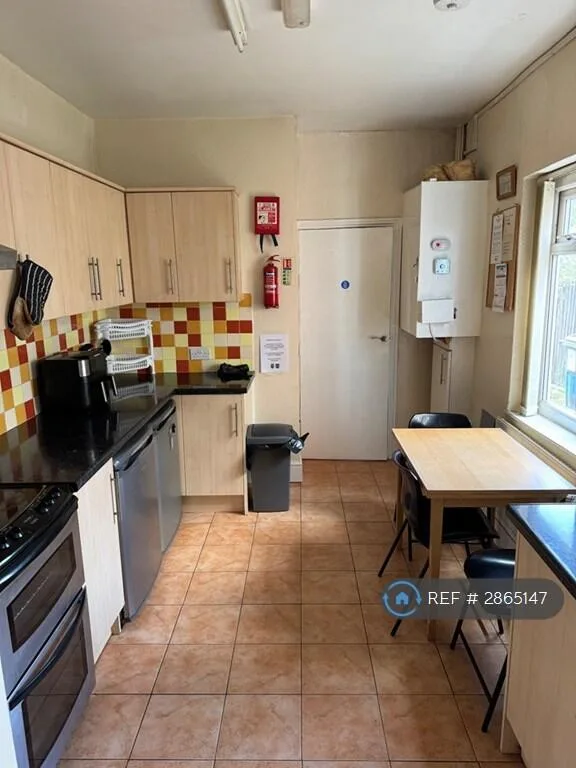 1 bedroom house share for rent