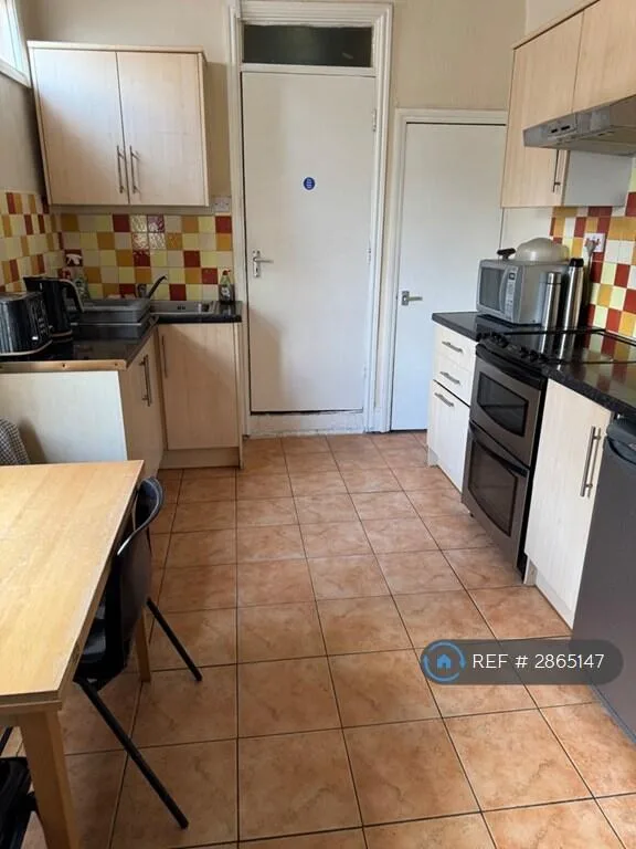 1 bedroom house share for rent
