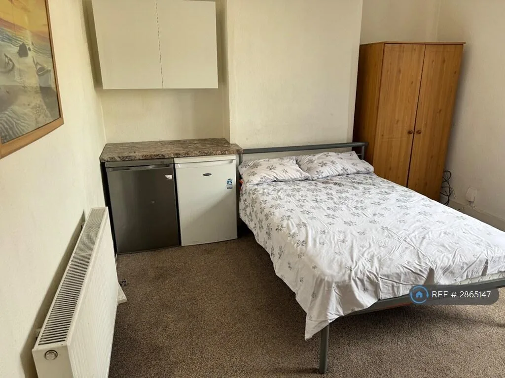 1 bedroom house share for rent
