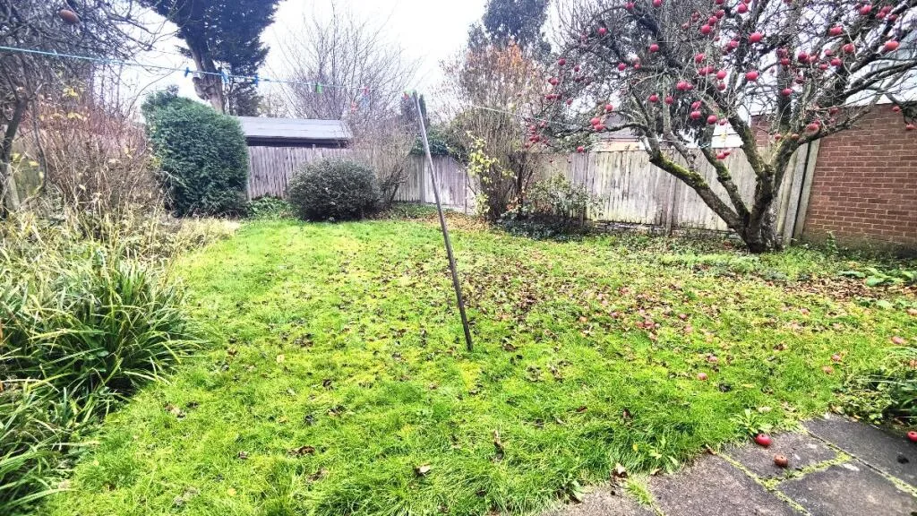 3 bedroom semi-detached house for rent