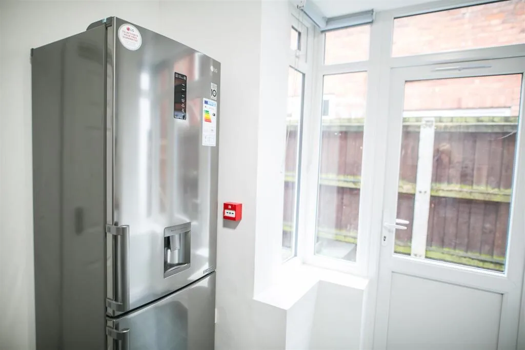 1 bedroom house share for rent