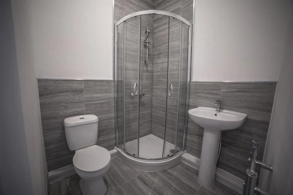 1 bedroom house share for rent