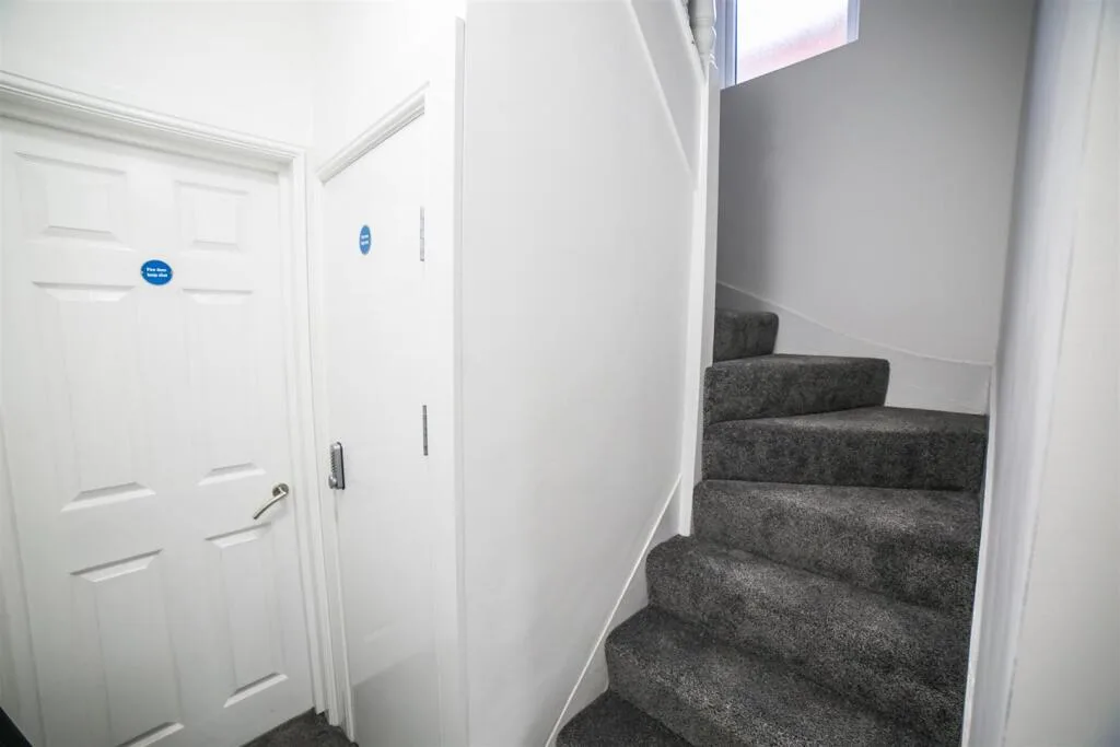 1 bedroom house share for rent