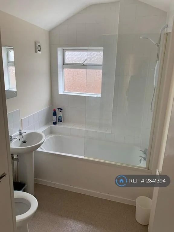 1 bedroom house share for rent