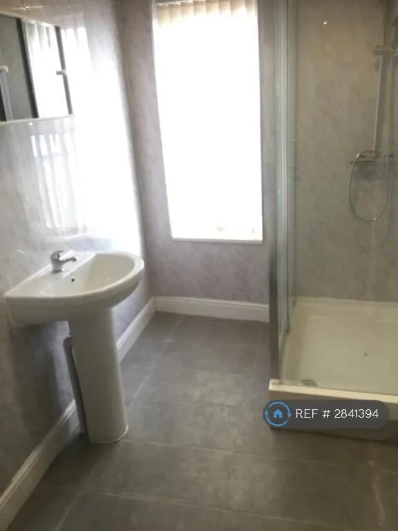 1 bedroom house share for rent