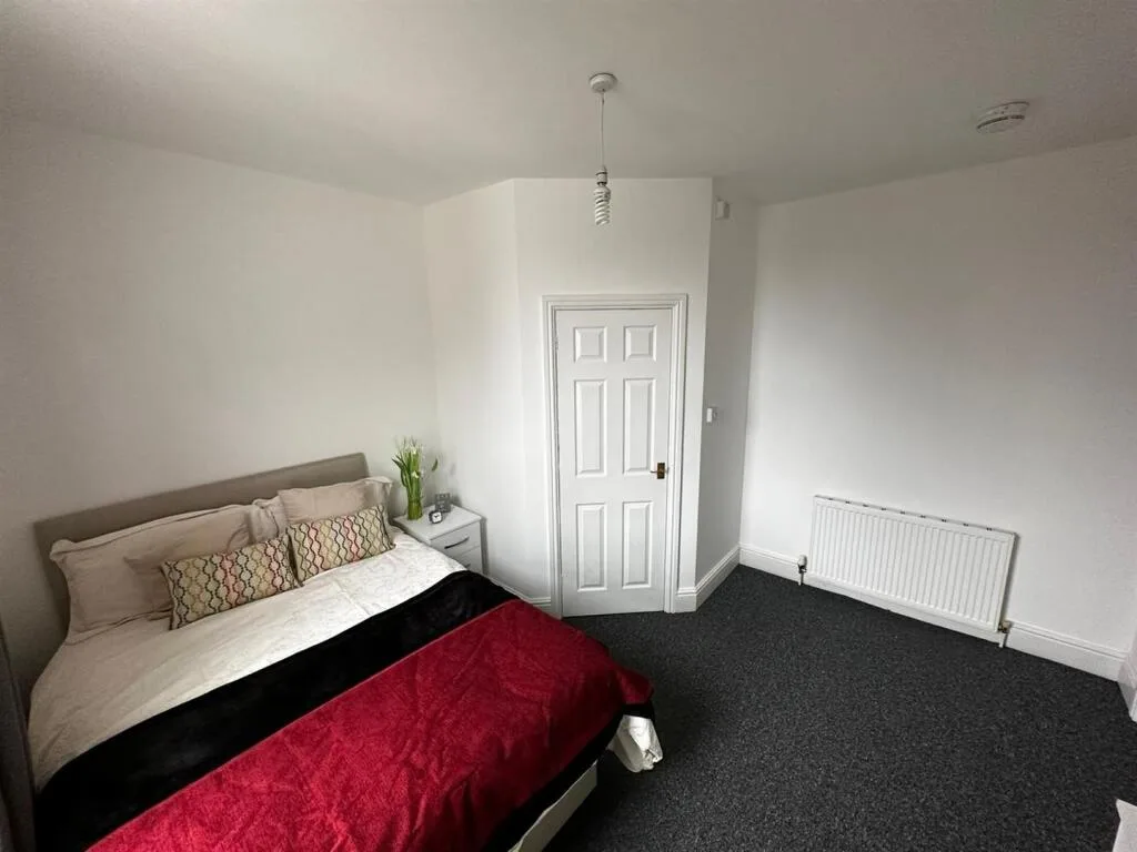 1 bedroom house share for rent