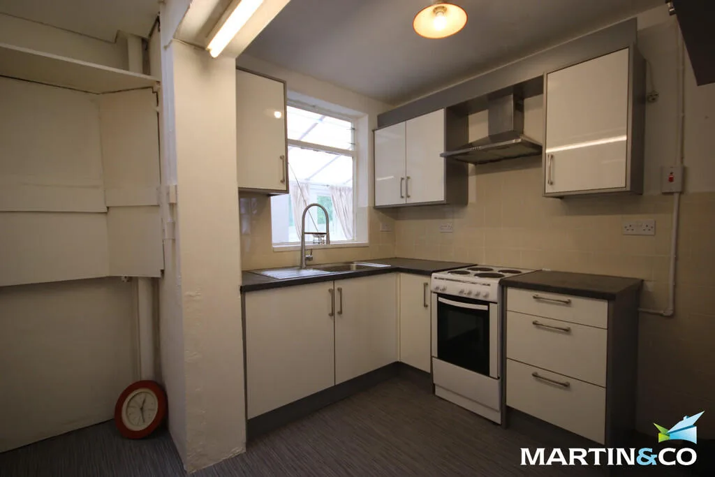 3 bedroom semi-detached house for rent