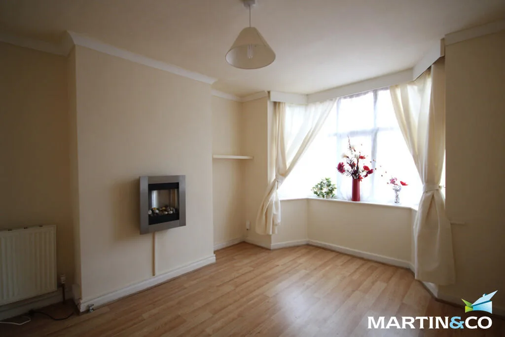 3 bedroom semi-detached house for rent