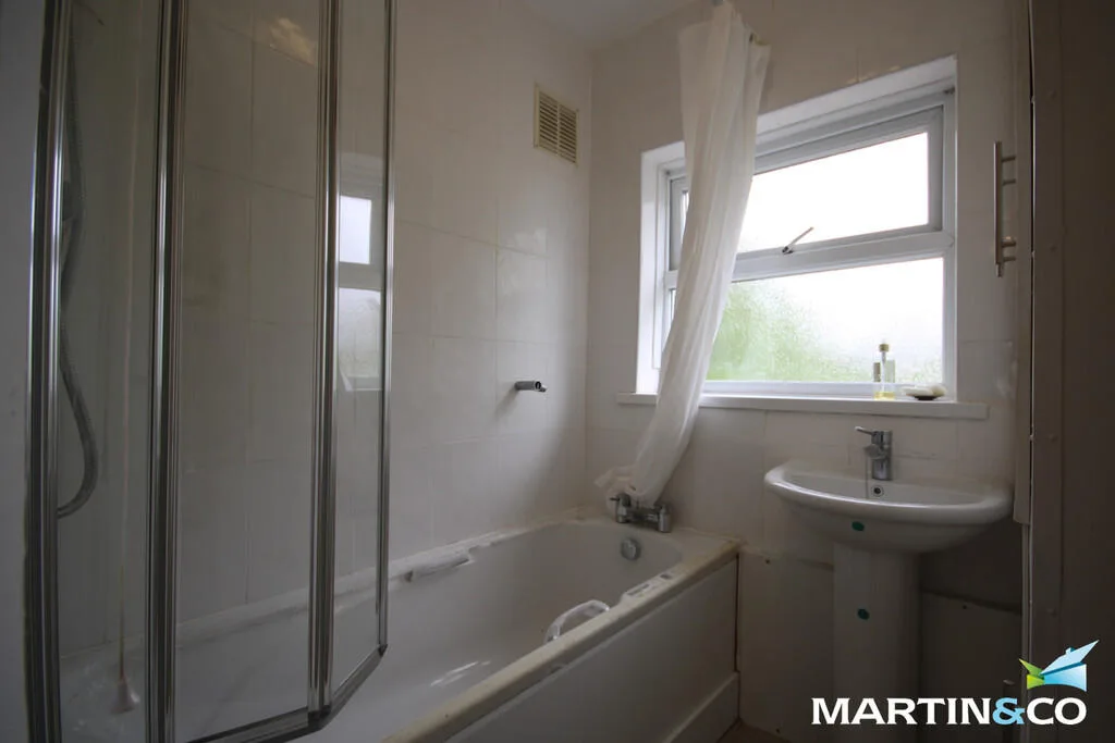 3 bedroom semi-detached house for rent