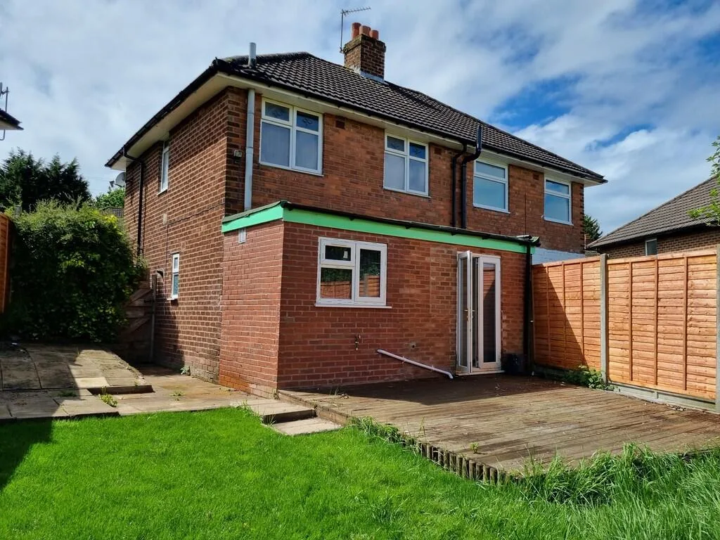 3 bedroom semi-detached house for rent