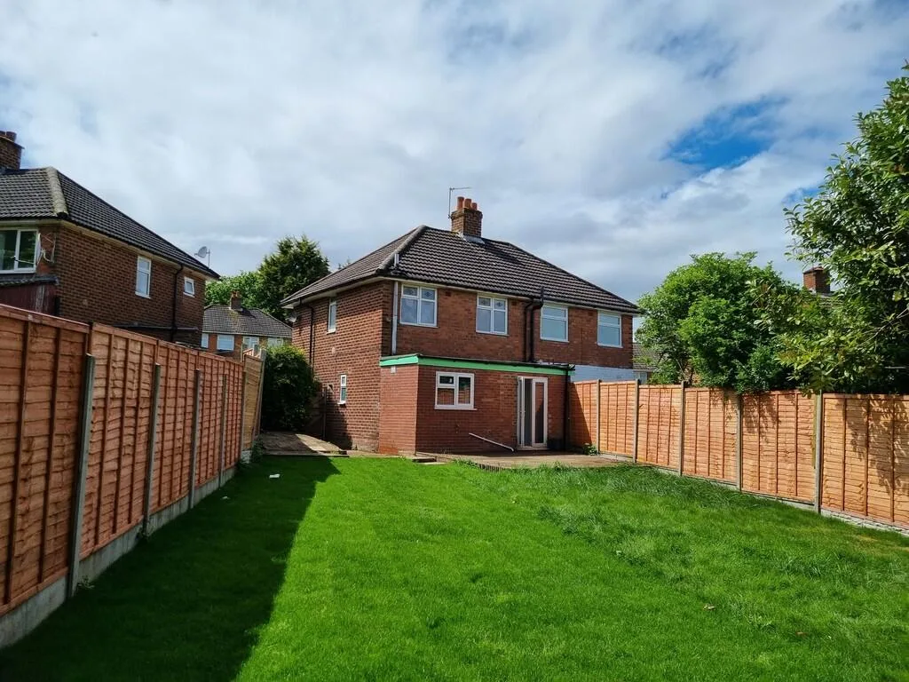 3 bedroom semi-detached house for rent