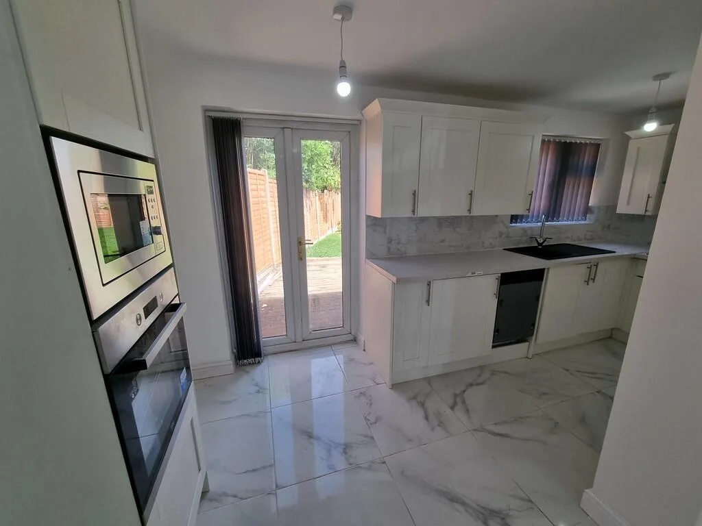 3 bedroom semi-detached house for rent