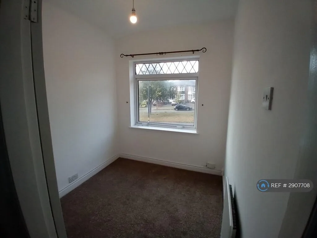 3 bedroom semi-detached house for rent