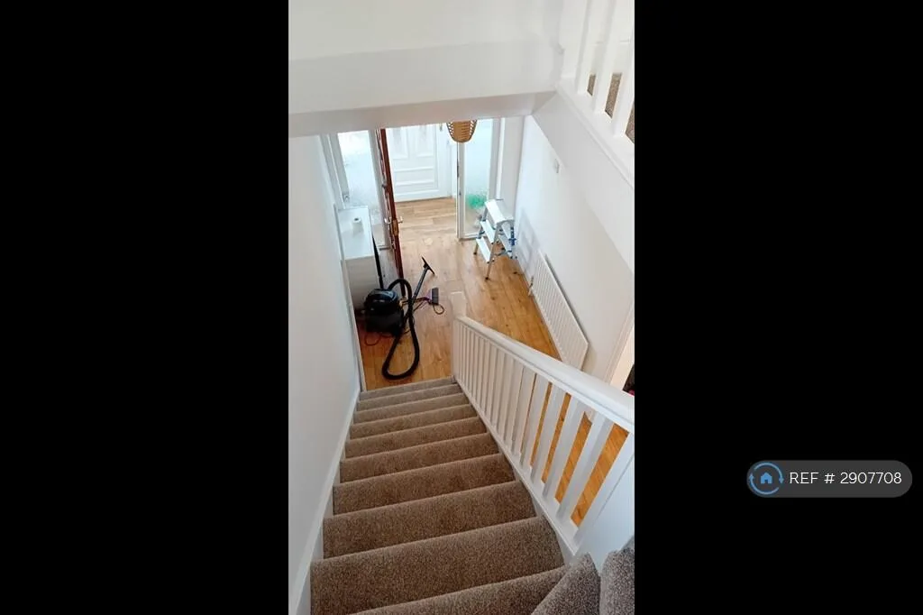 3 bedroom semi-detached house for rent