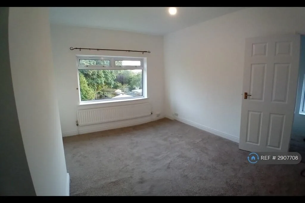 3 bedroom semi-detached house for rent