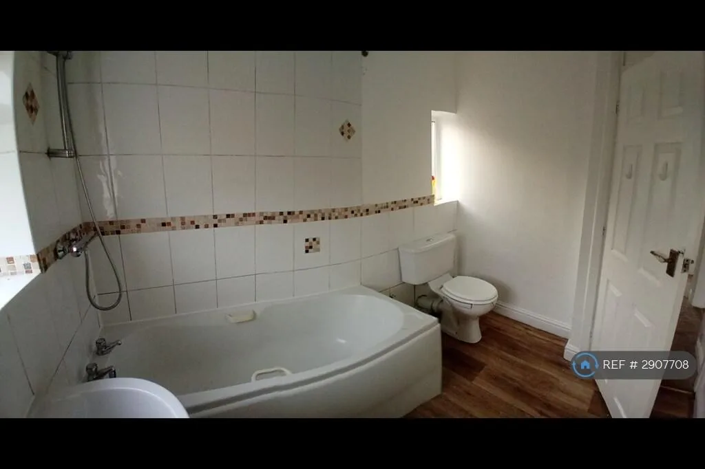 3 bedroom semi-detached house for rent