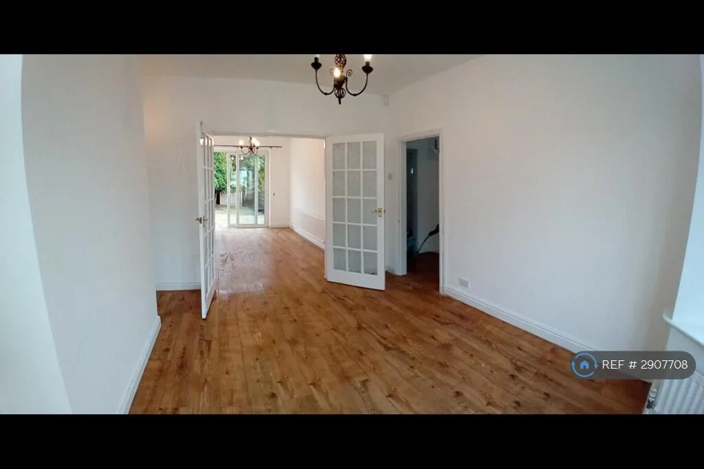 3 bedroom semi-detached house for rent