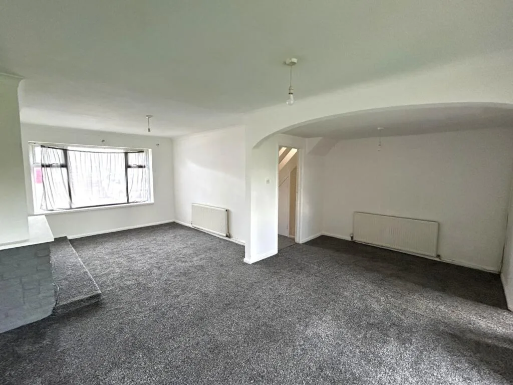 3 bedroom semi-detached house for rent
