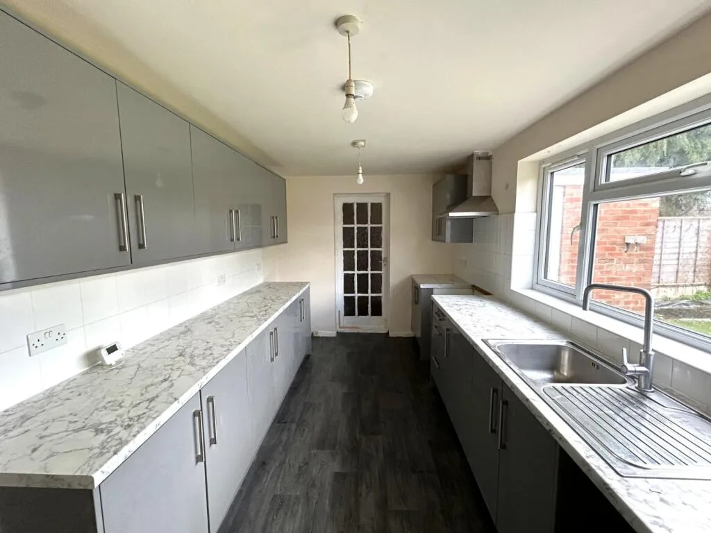 3 bedroom semi-detached house for rent