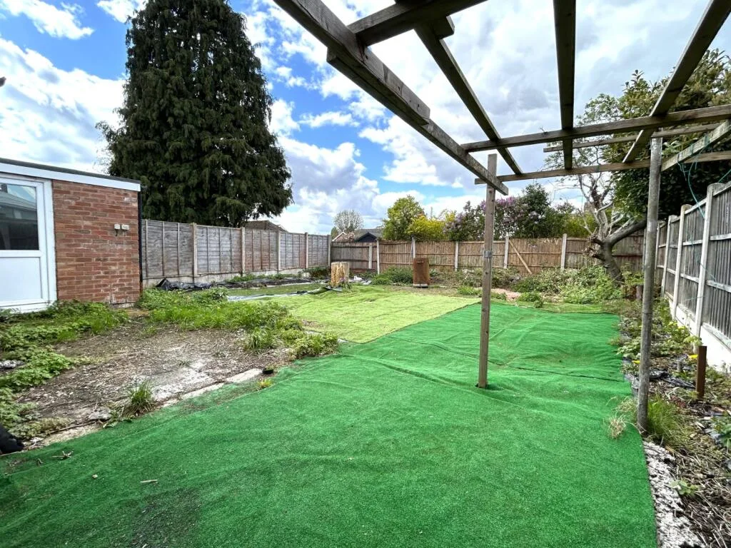 3 bedroom semi-detached house for rent