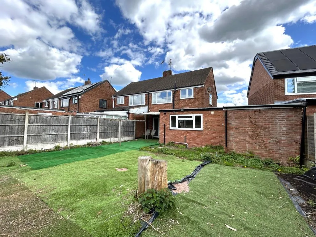 3 bedroom semi-detached house for rent