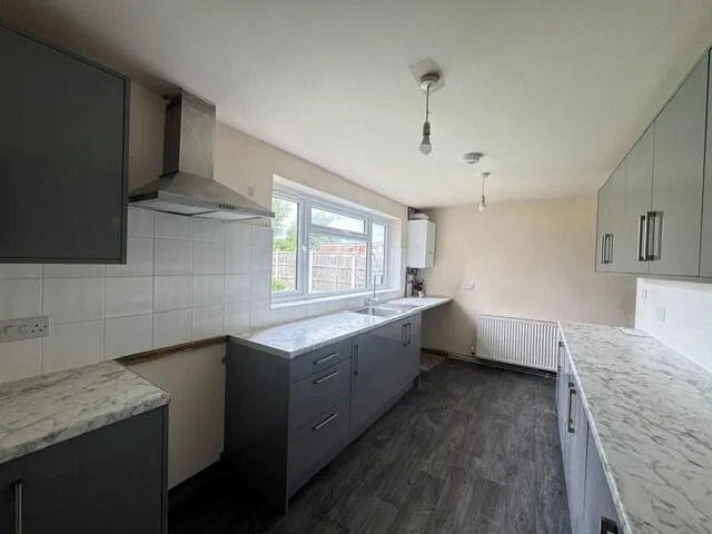 3 bedroom semi-detached house for rent