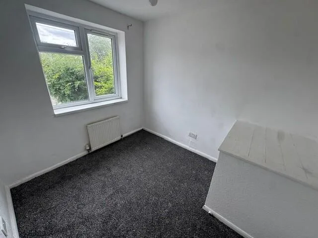 3 bedroom semi-detached house for rent