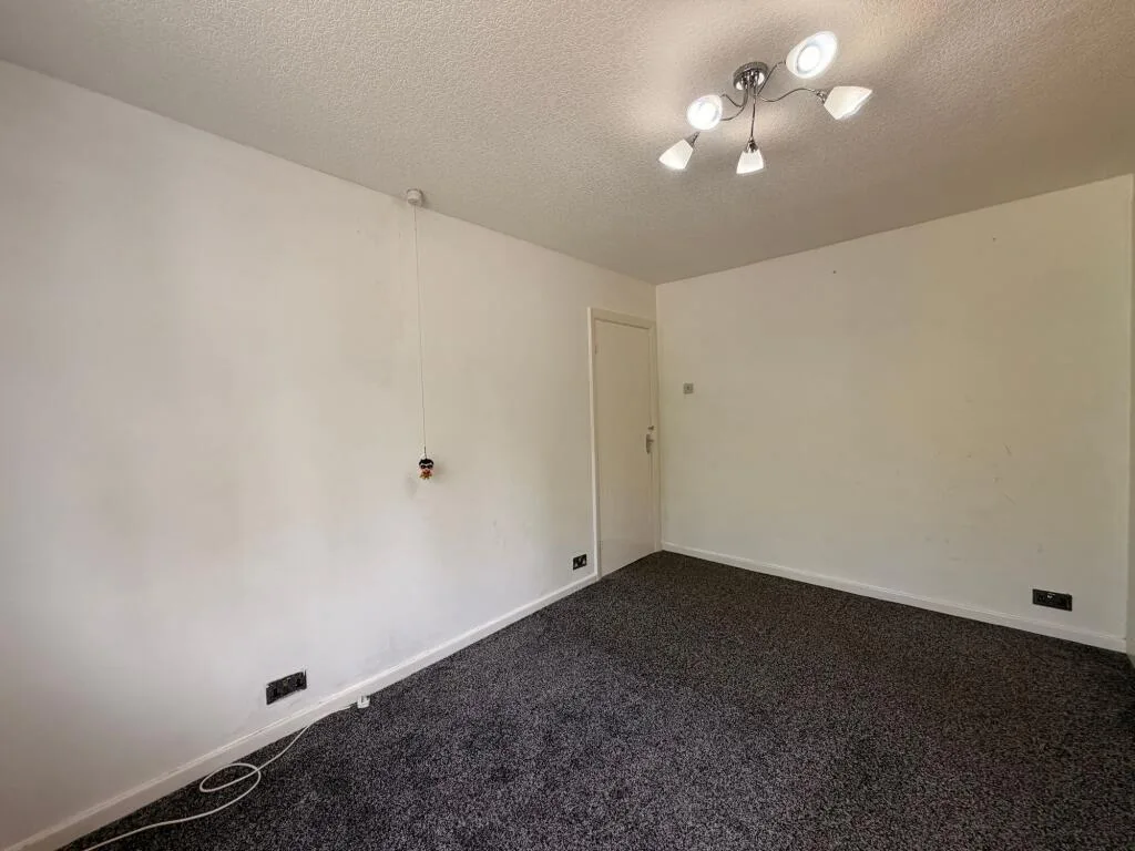 3 bedroom semi-detached house for rent