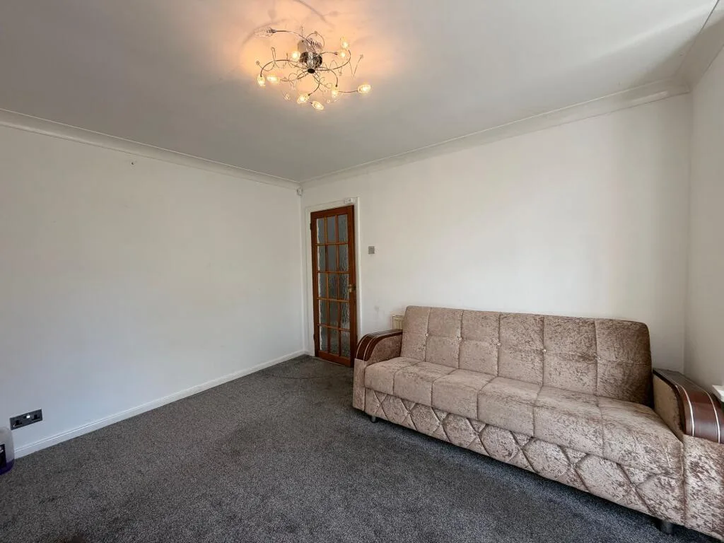 3 bedroom semi-detached house for rent