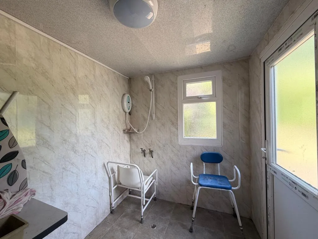 3 bedroom semi-detached house for rent