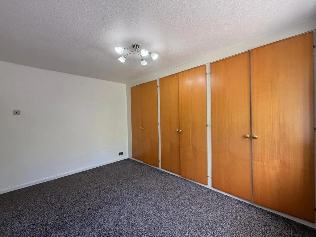 3 bedroom semi-detached house for rent