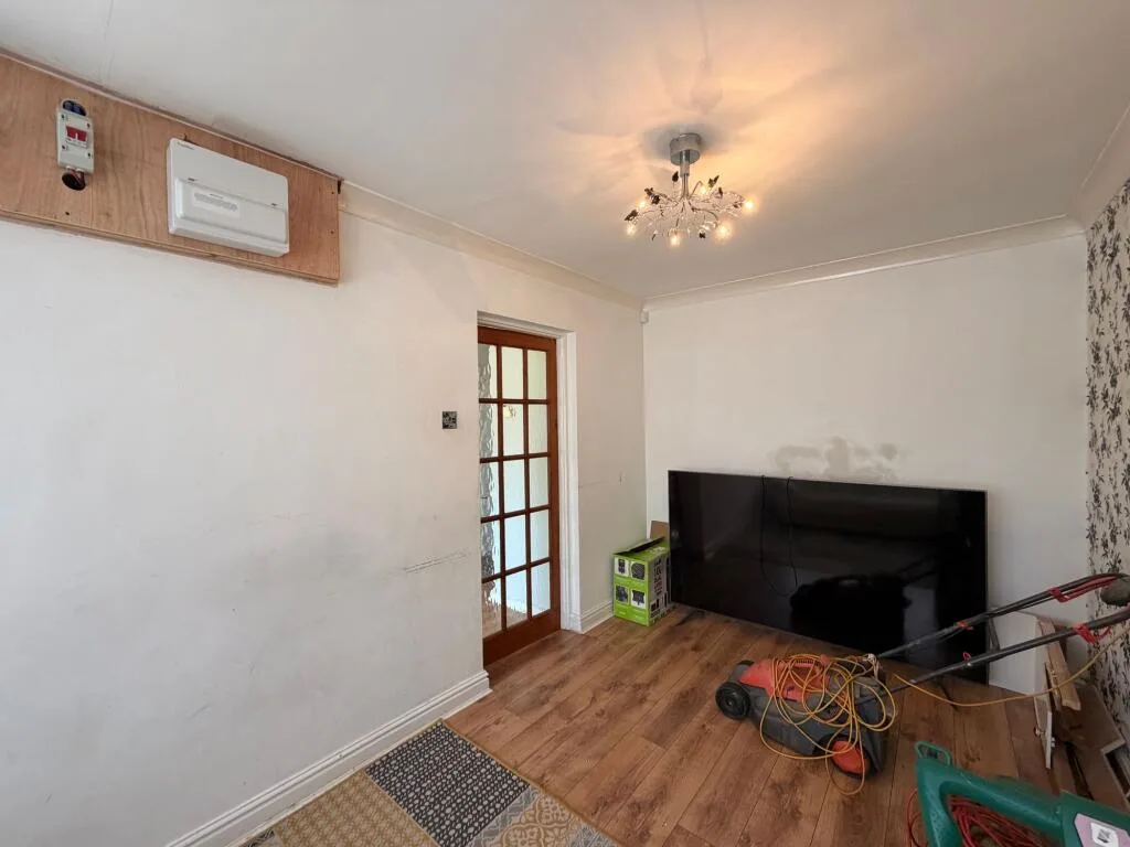 3 bedroom semi-detached house for rent