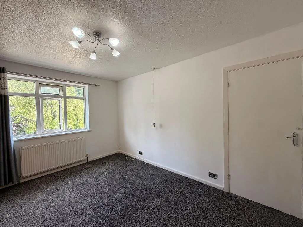 3 bedroom semi-detached house for rent