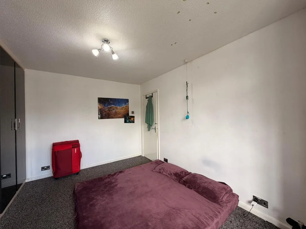 3 bedroom semi-detached house for rent