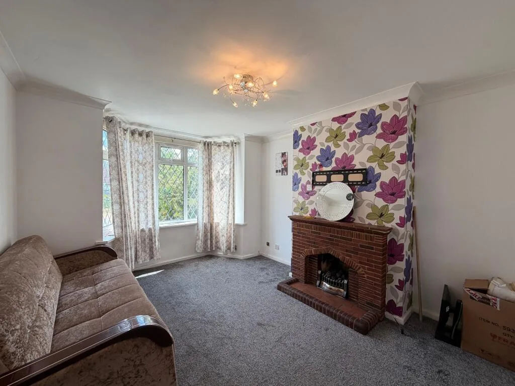 3 bedroom semi-detached house for rent