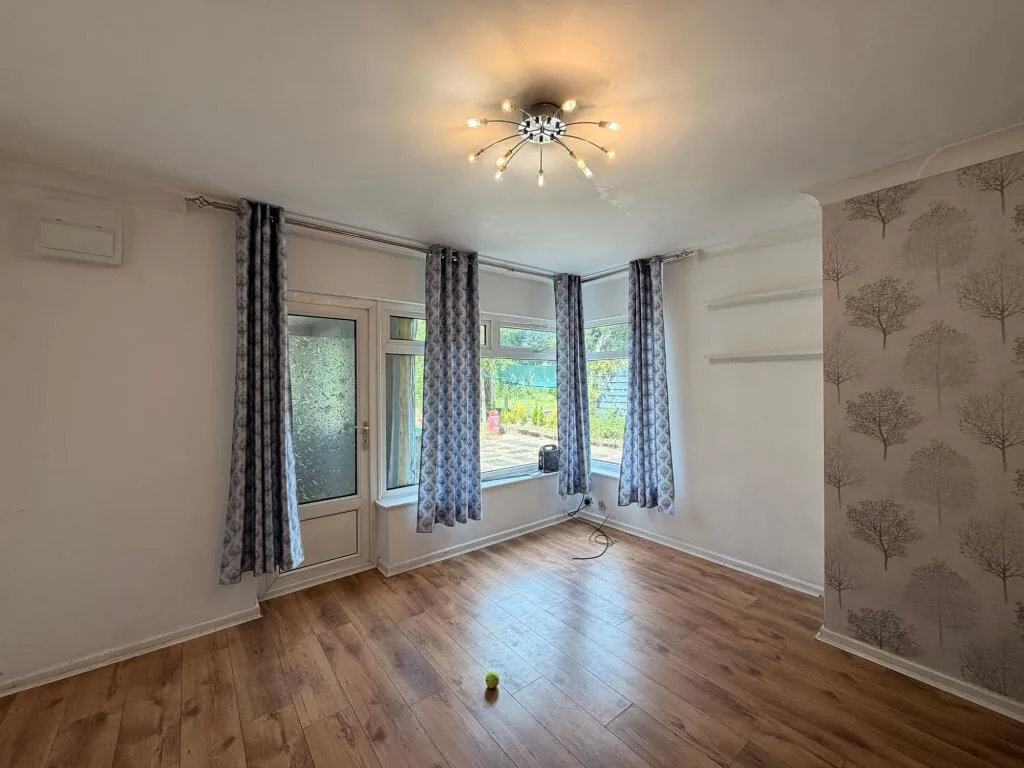 3 bedroom semi-detached house for rent