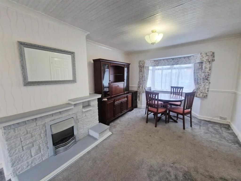3 bedroom semi-detached house for rent