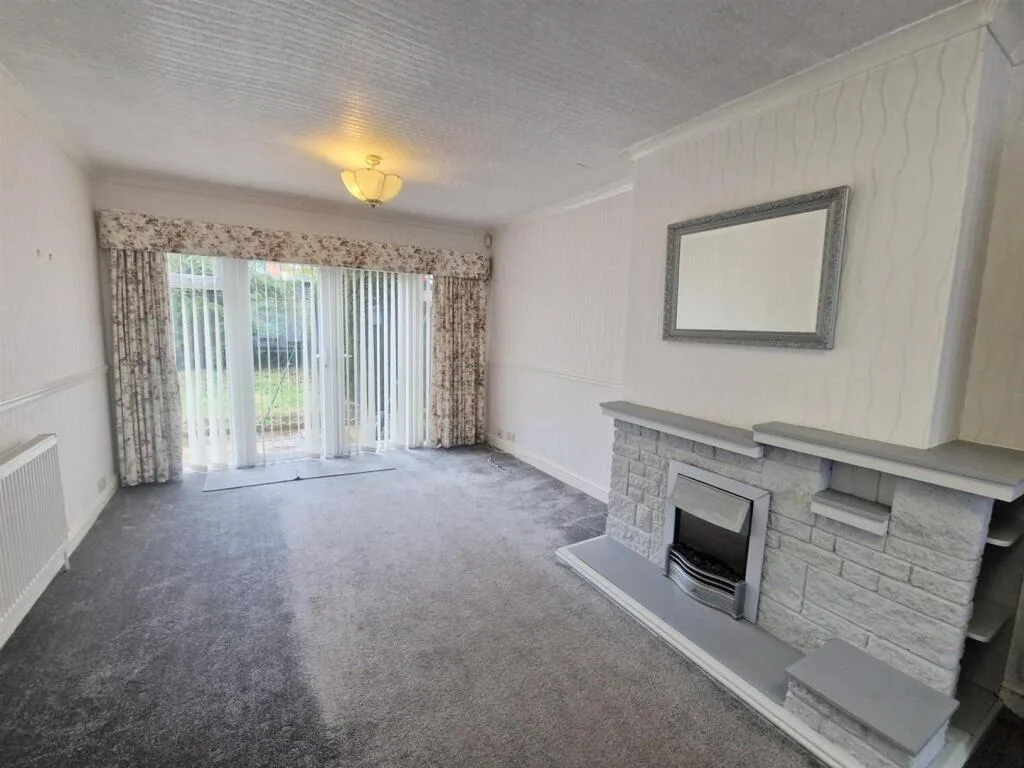 3 bedroom semi-detached house for rent