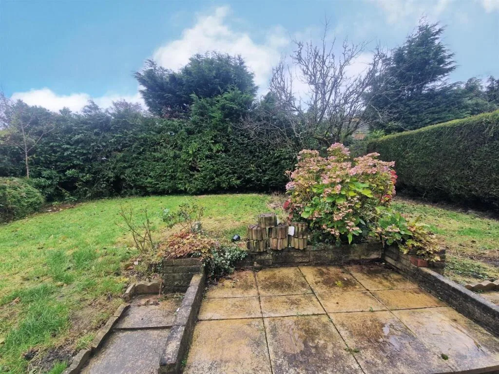 3 bedroom semi-detached house for rent