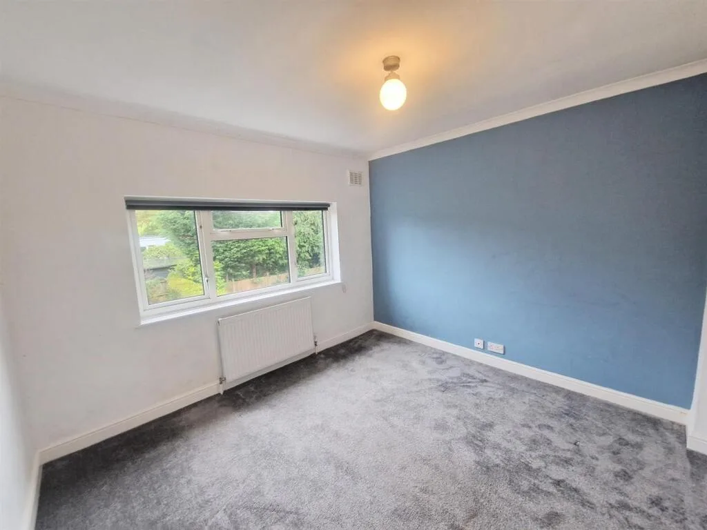 3 bedroom semi-detached house for rent