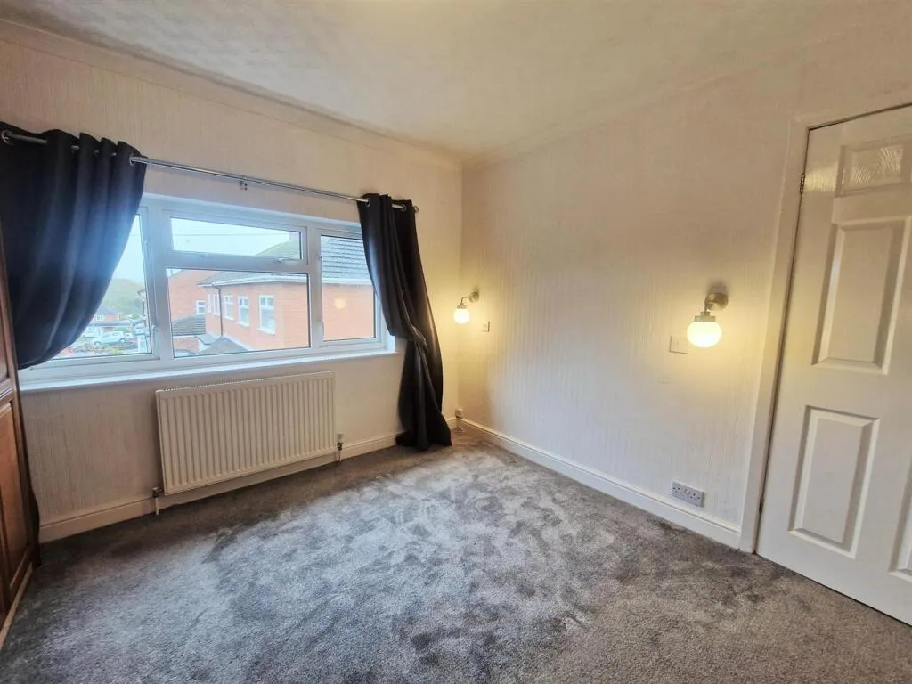 3 bedroom semi-detached house for rent