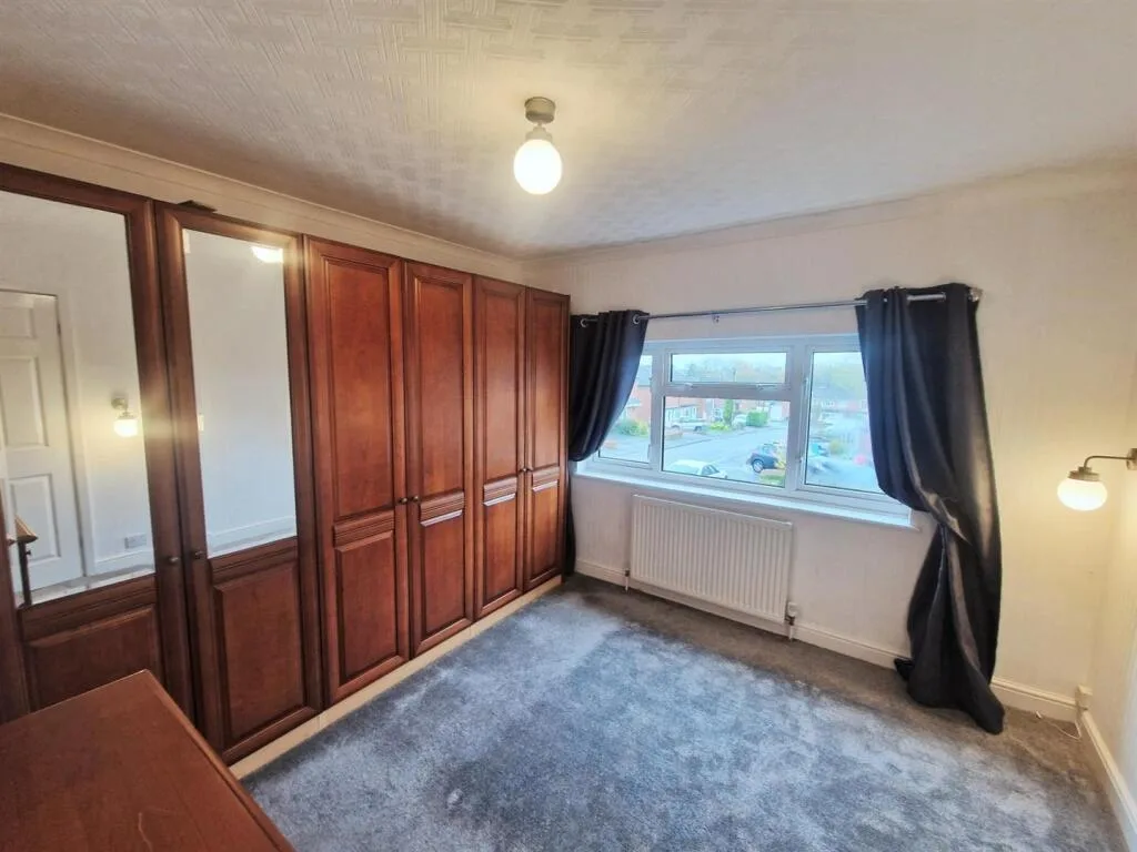 3 bedroom semi-detached house for rent