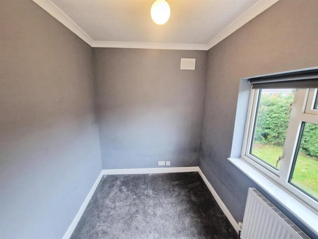 3 bedroom semi-detached house for rent