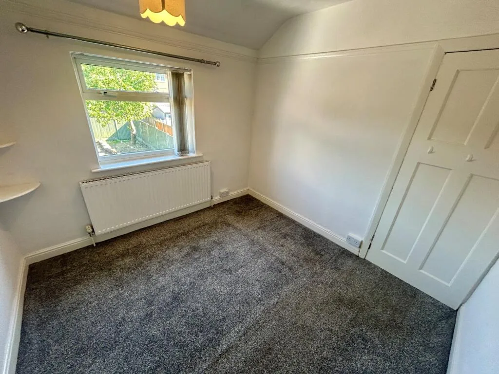 3 bedroom semi-detached house for rent