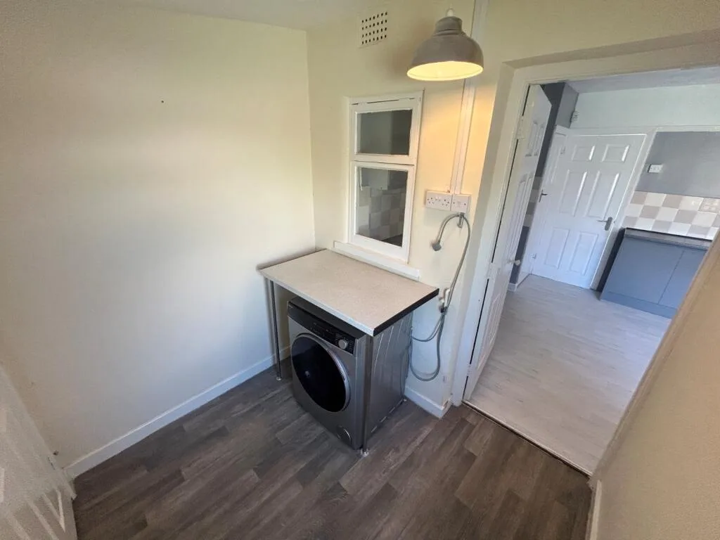 3 bedroom semi-detached house for rent