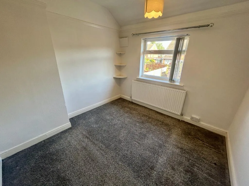 3 bedroom semi-detached house for rent