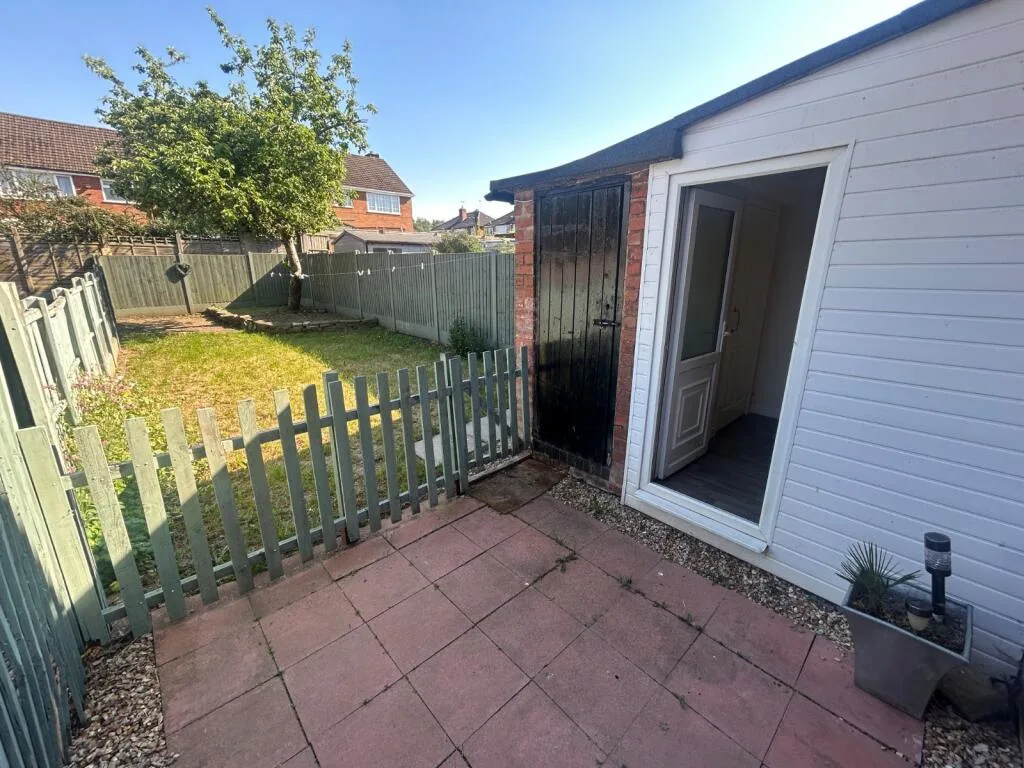3 bedroom semi-detached house for rent